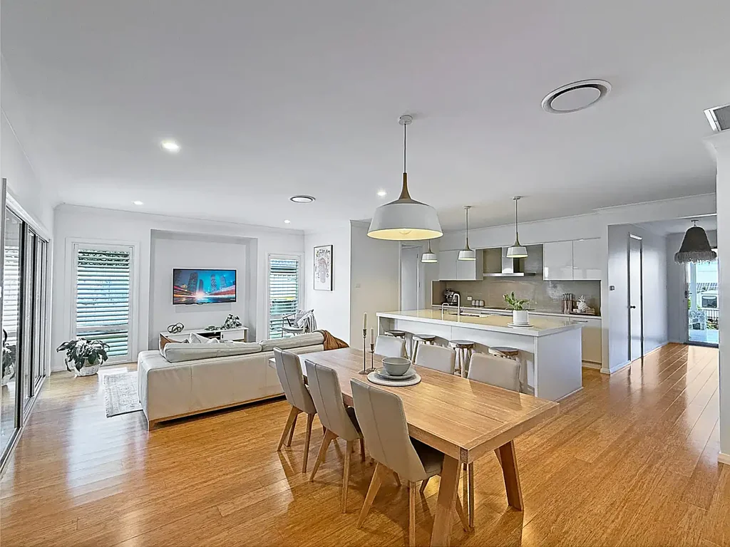 Belmont North 4部屋 Elegant, Spacious & Designed for Modern Comfort