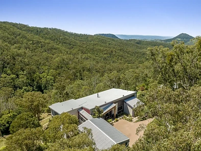 Middle Ridge 5Habitaciones Architectural Excellence with Breathtaking Escarpment Views