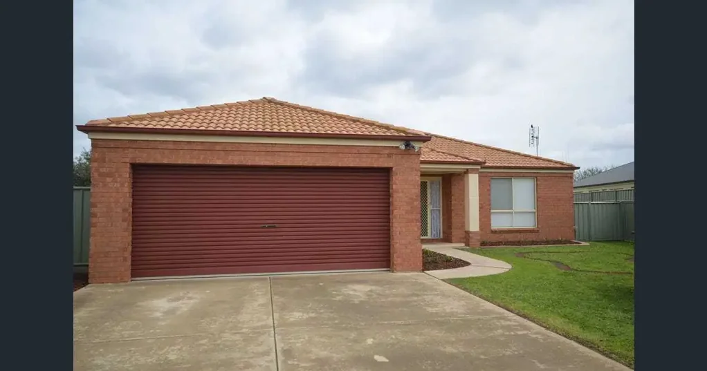 27 Cassandra Crescent, Epsom, VIC 3551