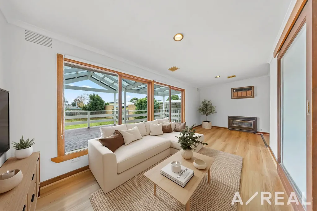 Freshly Renovated, Move-In Ready Family Home in Central South Morang