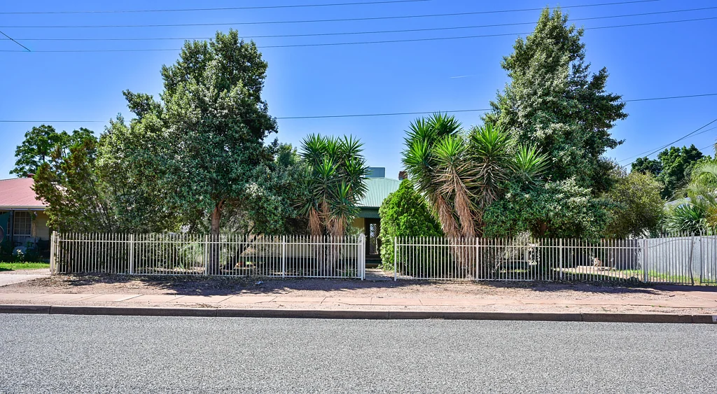 Stirling North 3ਬੈੱਡਰੂਮ Potential, Space & Plenty of Opportunity