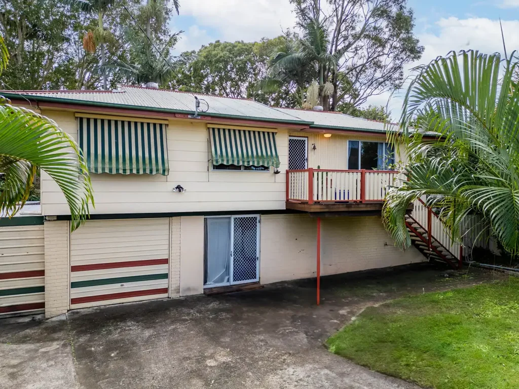 Crestmead 3Habitaciones Versatile Crestmead Highset on 800m² – Investor Goldmine or First Home Winner!