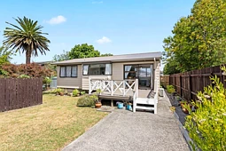 1/198 Te Atatu Road, Te Atatu South