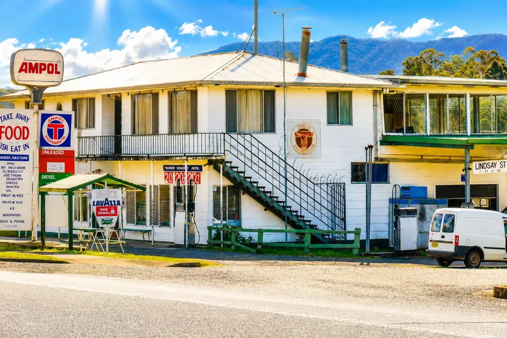 Woodenbong 6 Slaapkamer Established Supermarket with Large Family Residence Included