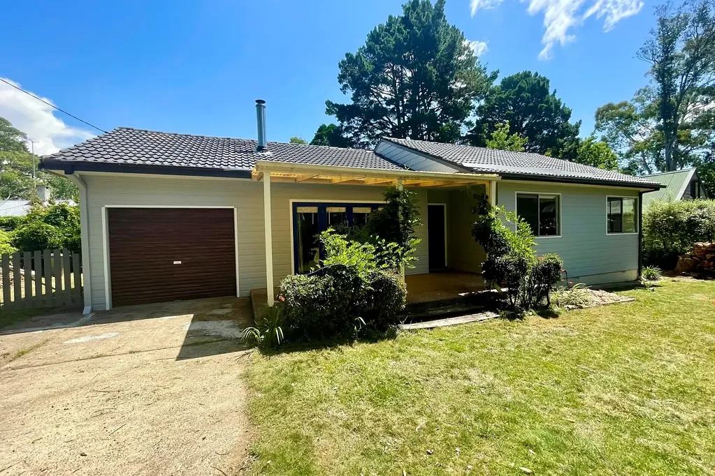 Three Bedroom Home In Peaceful Location!