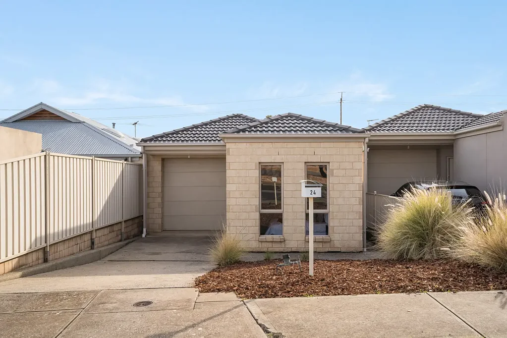24 Melrose Avenue, Clearview, SA 5085