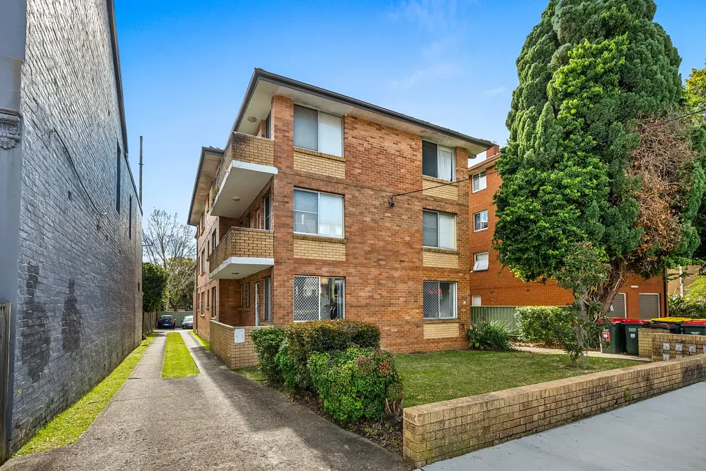 Ashfield 2 Bedroom Elevated Ground Floor Comfort, Walk-to-Everything Convenience