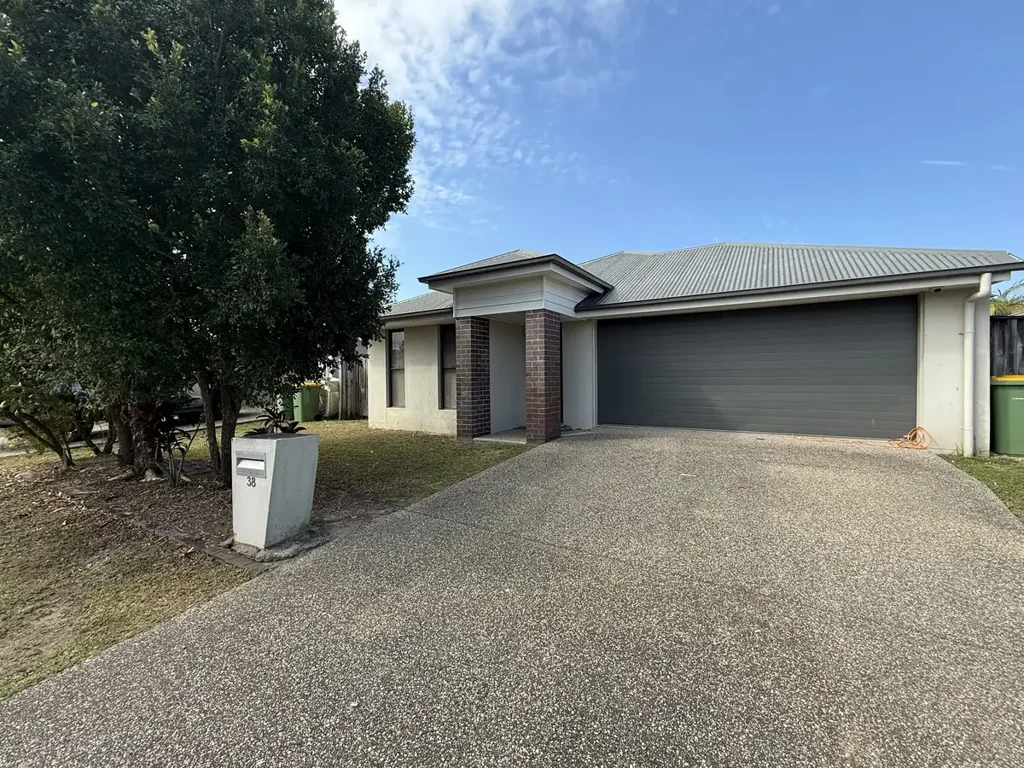 38 Scarborough Circuit, Blacks Beach, QLD 4740