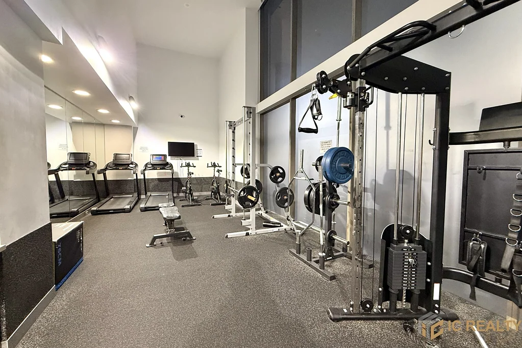 Modern 2 Bedroom Apartment with Huge Balcony, Pool & Gym Access
