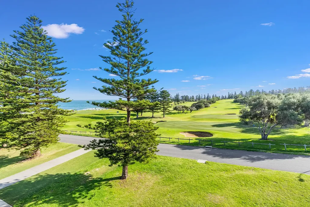 11 Pearse Street, Cottesloe, WA 6011