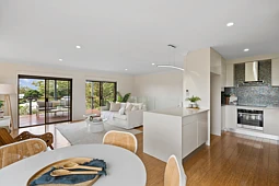 21 Shakespeare Avenue, Bateau Bay