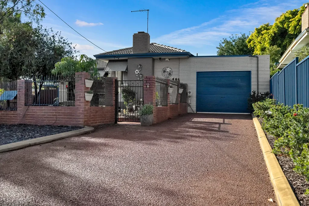 11 Sonego Avenue, Kelmscott, WA 6111