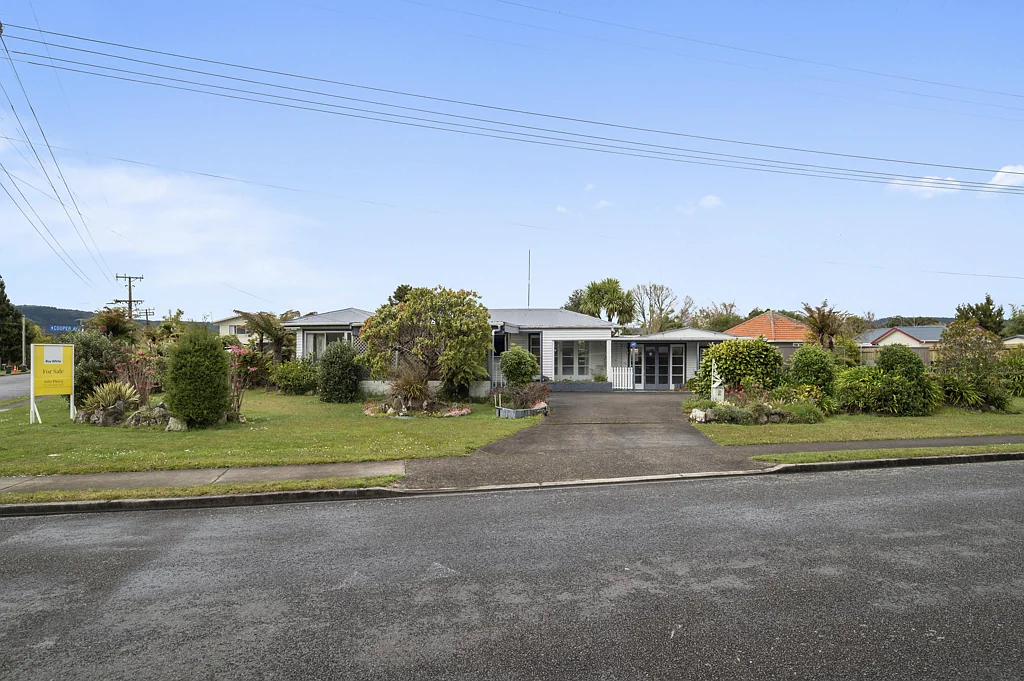 2 Holden Avenue, Holdens Bay, Rotorua, Bay of Plenty