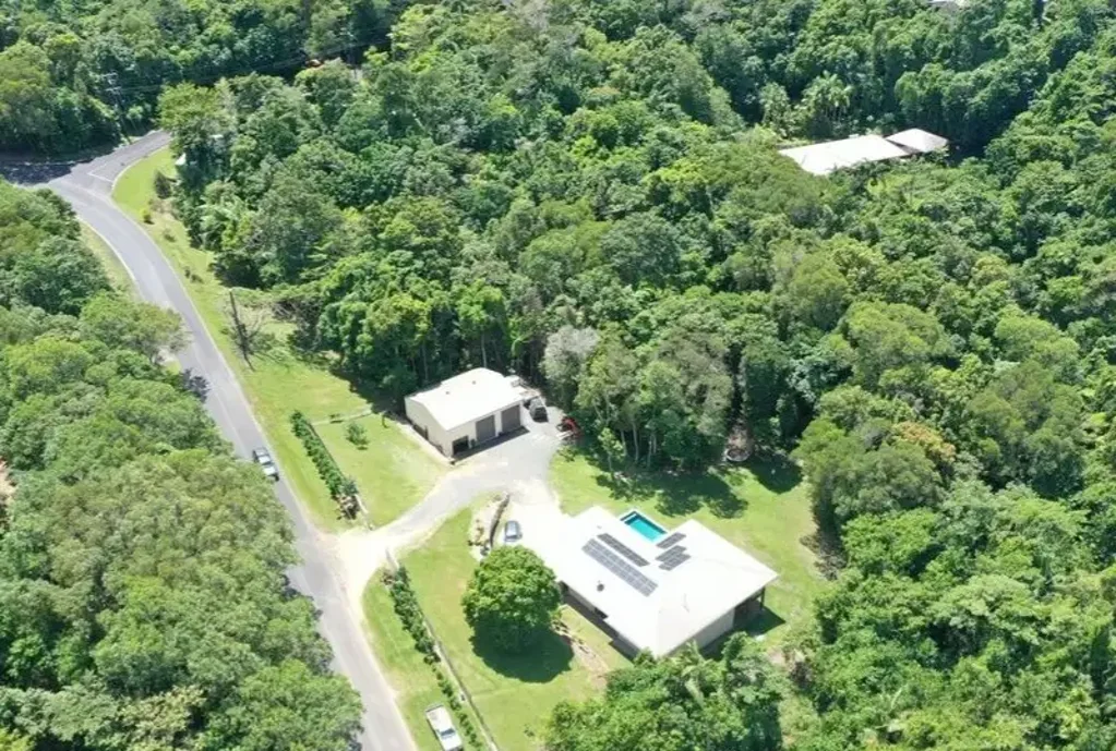 Bingil Bay 4ਬੈੱਡਰੂਮ Near New with Pool, Shed Amongst the Rainforest !