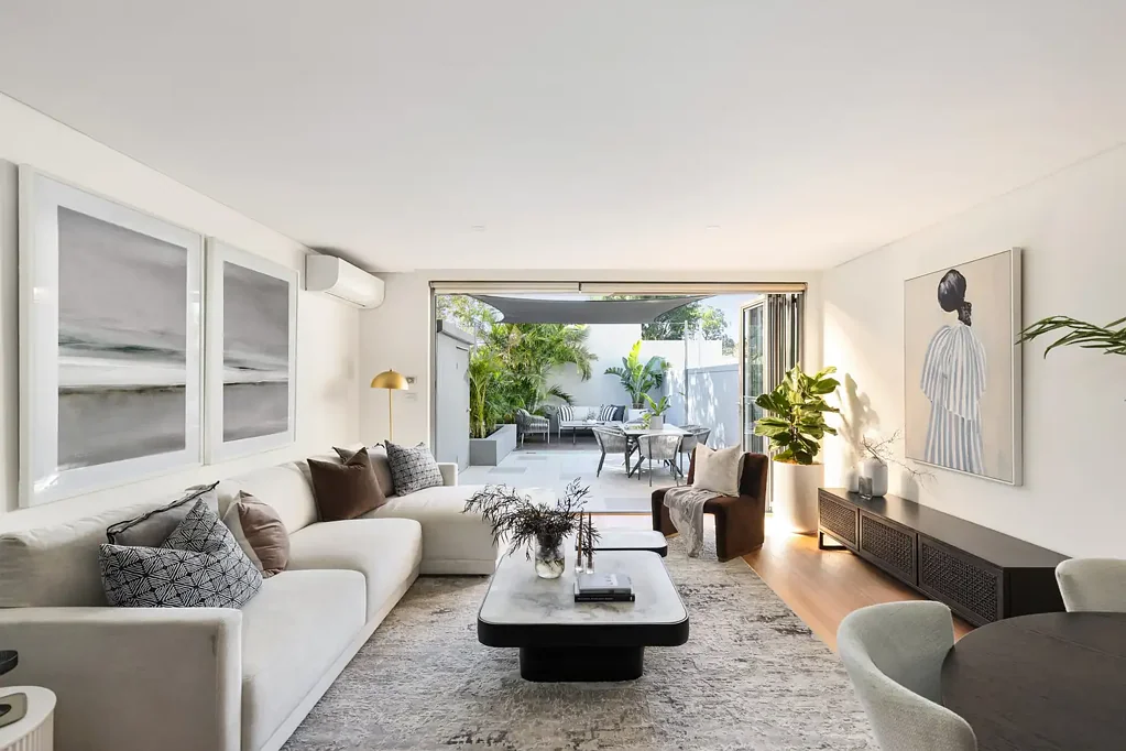 Balmain 3 Bedroom A sun-filled designer terrace in a top village setting