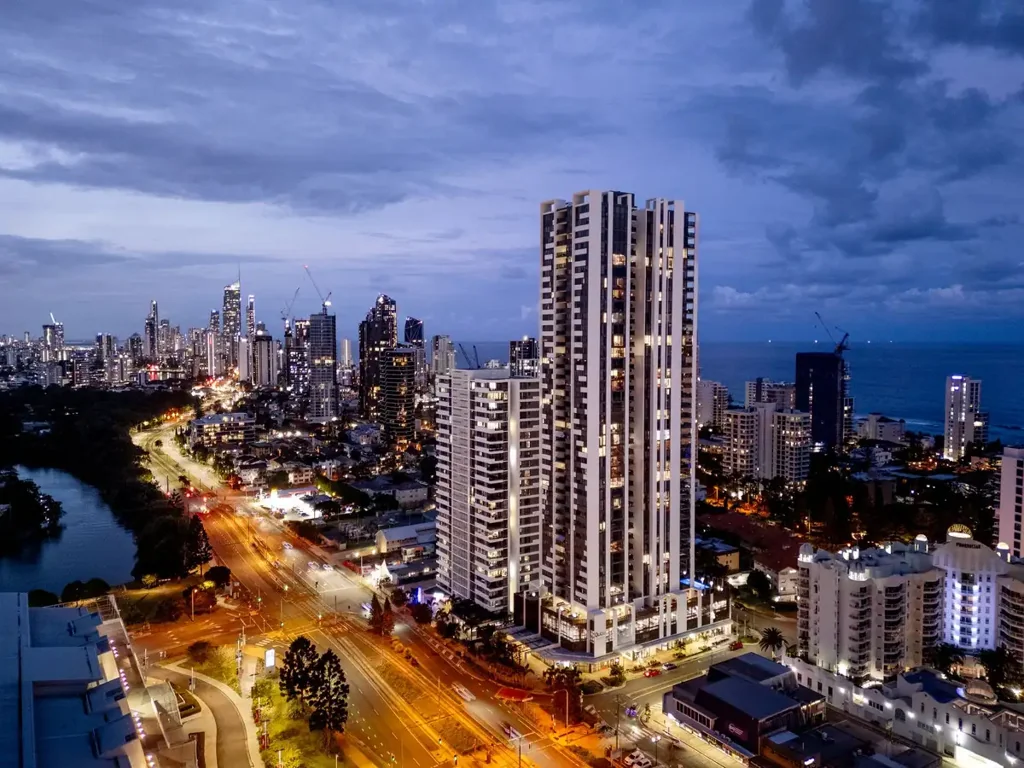 Broadbeach 3Phòng ngủ Auction – Immaculate 29th Floor Sky-Home with Rare Coastal and Hinterland Views