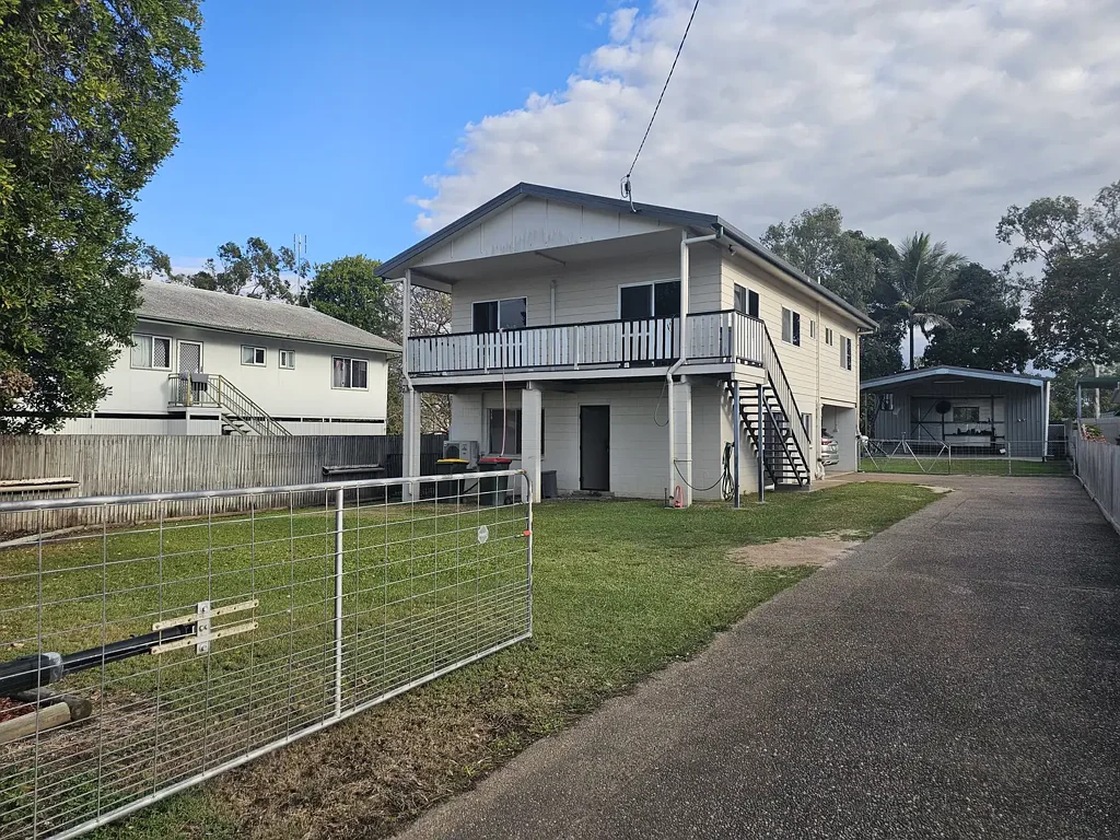 Ayr 3房  GREAT FAMILY HOME + SHED...