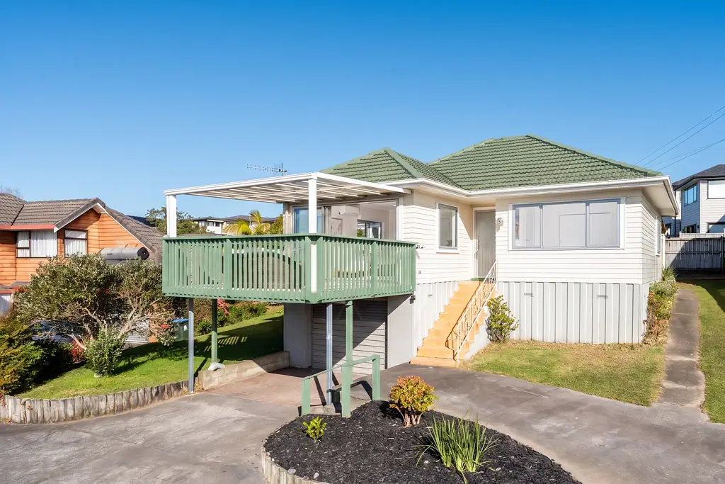 Blockhouse Bay 2 Bedroom Elevated Living in the Heart of Blockhouse Bay