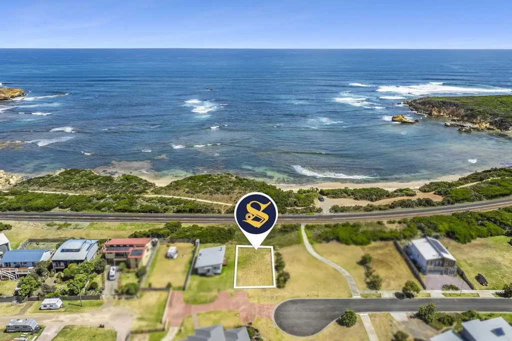 Peterborough  FRONT ROW OCEAN VIEWS ON THE ICONIC GREAT OCEAN ROAD!