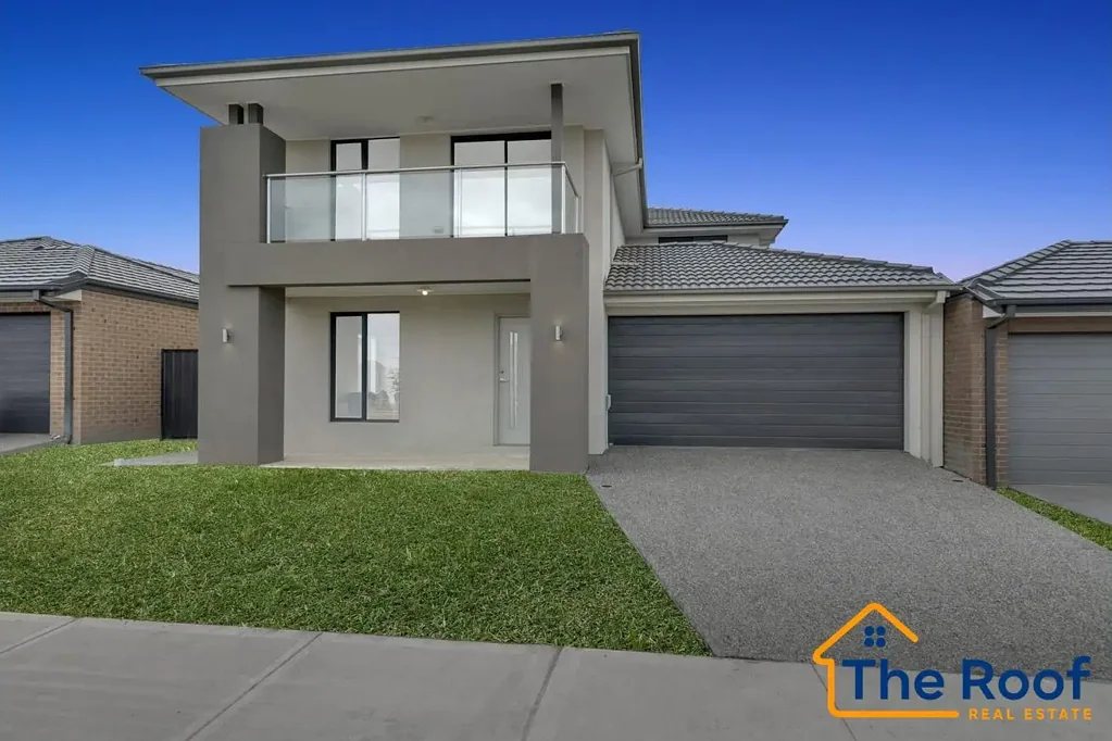 Tarneit 5 Bedroom ELEGANT CARLISLE BUILT DOUBLE-STOREY HOME IN TARNEIT