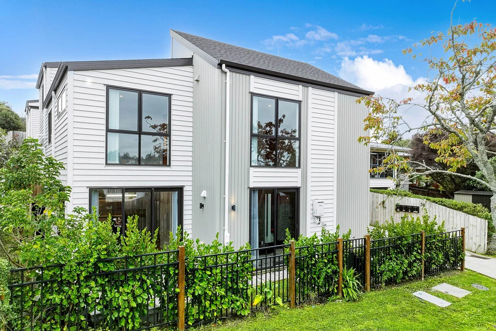 56A La Rosa Street, Green Bay, Waitakere City, Auckland