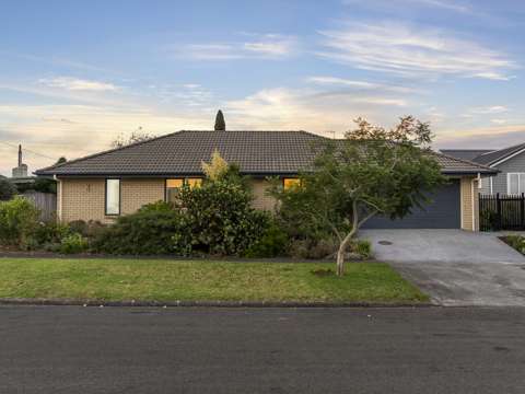 Mount Wellington 4部屋 Move-In Ready Brick and Tile Haven