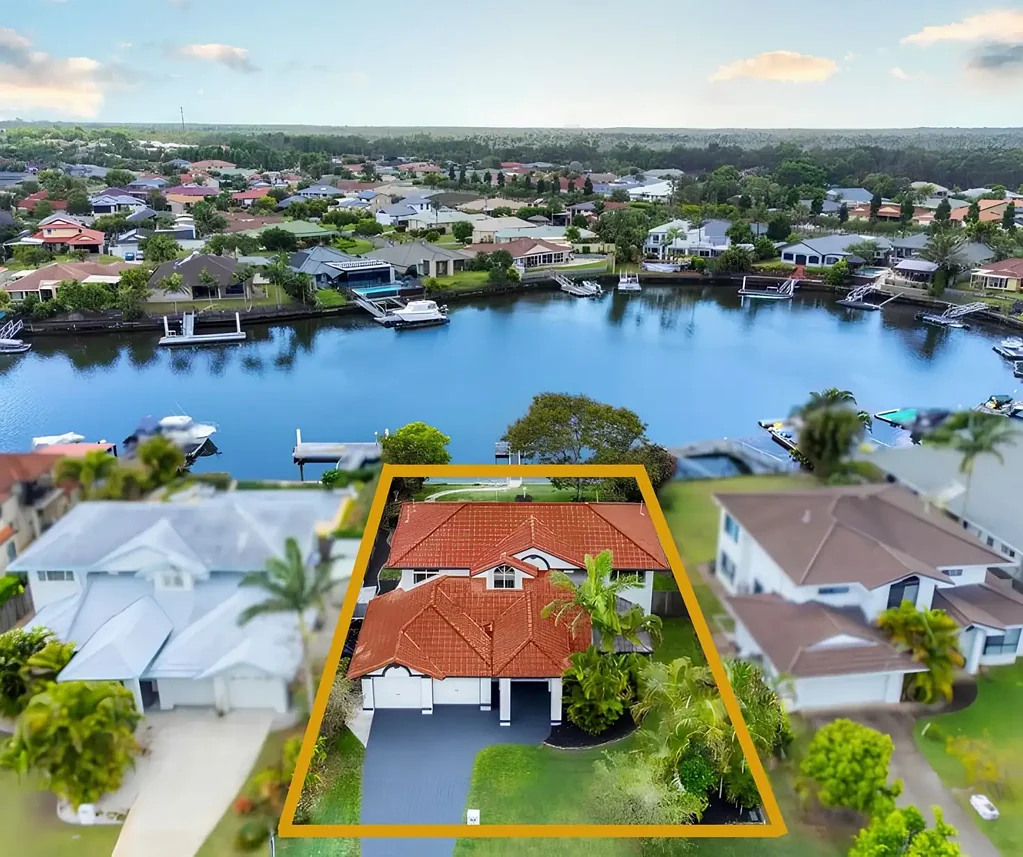 Banksia Beach 5غرفة نوم Rare Northeast-Facing Deep-Water Opportunity