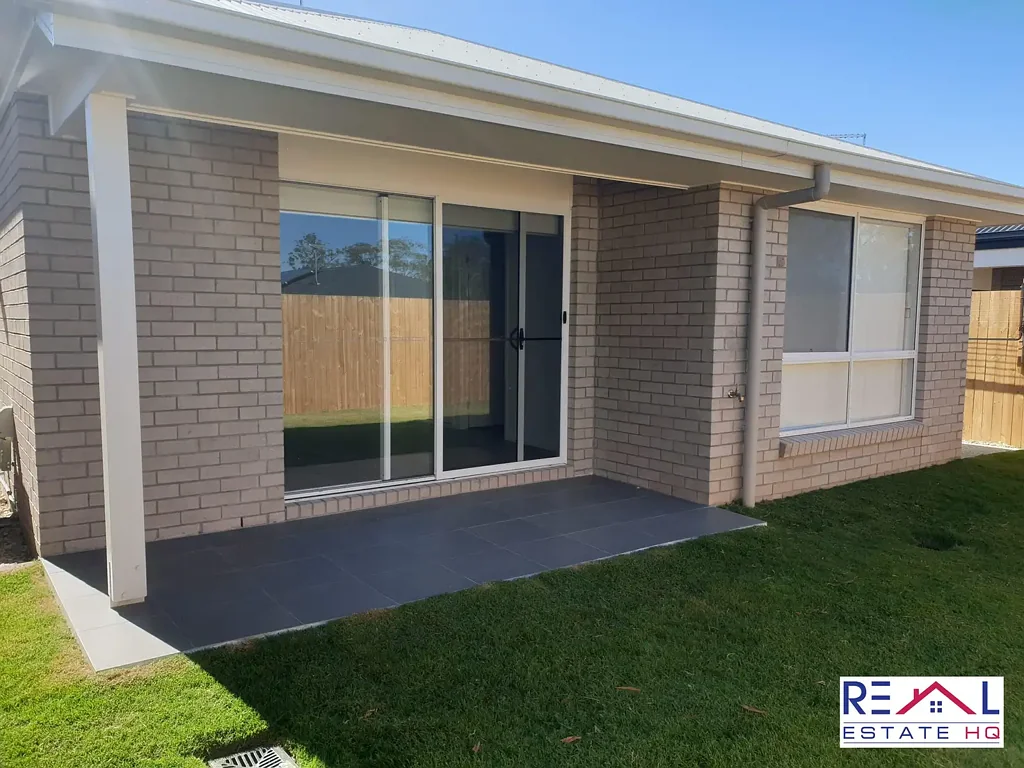 Modern Family Home in Growing Logan Reserve
