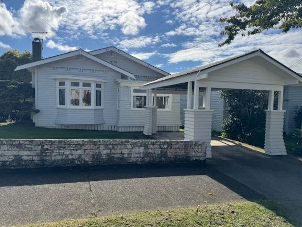Spacious Bungalow-  Large Backyard