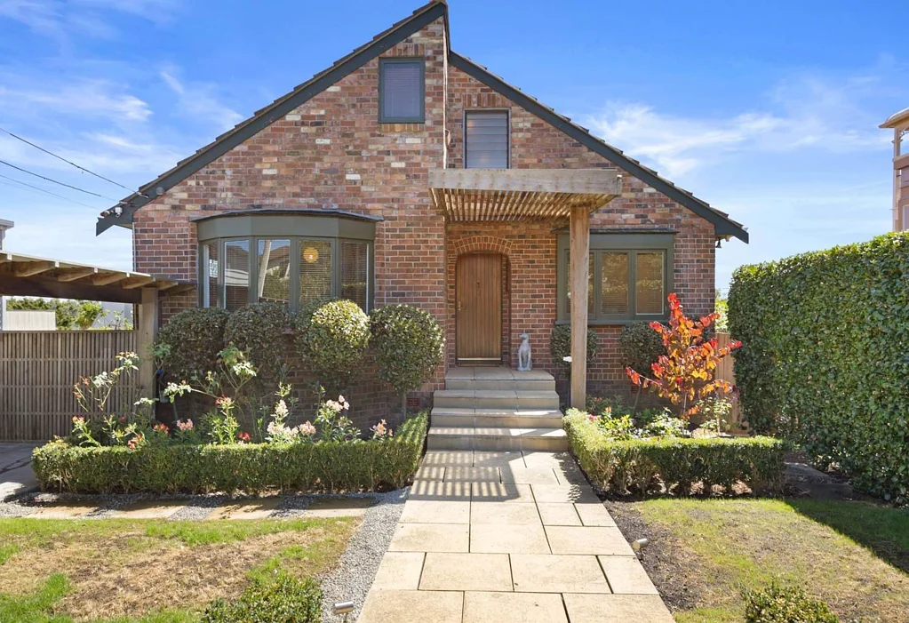Herne Bay Haven  Three-Level Furnished Home w...