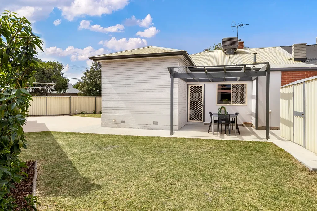 15 Sandville Avenue, Broadview, SA 5083