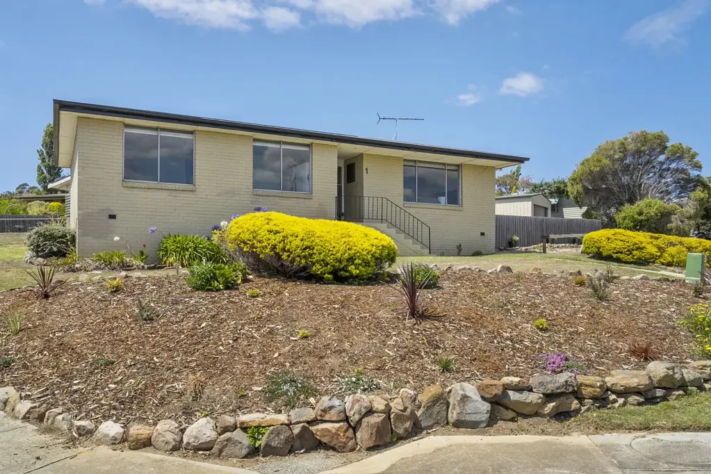 1 Morely Parade, Triabunna, TAS 7190