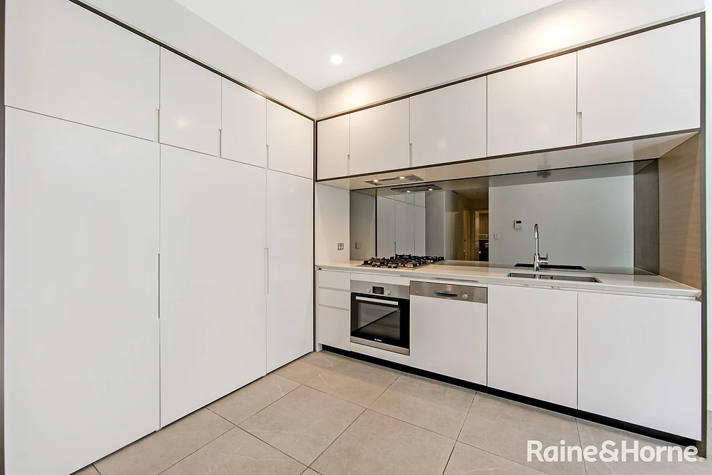 Exclusive 2-Bedroom Resort-Style Apartment Promenade Complex, Parramatta Riverfront