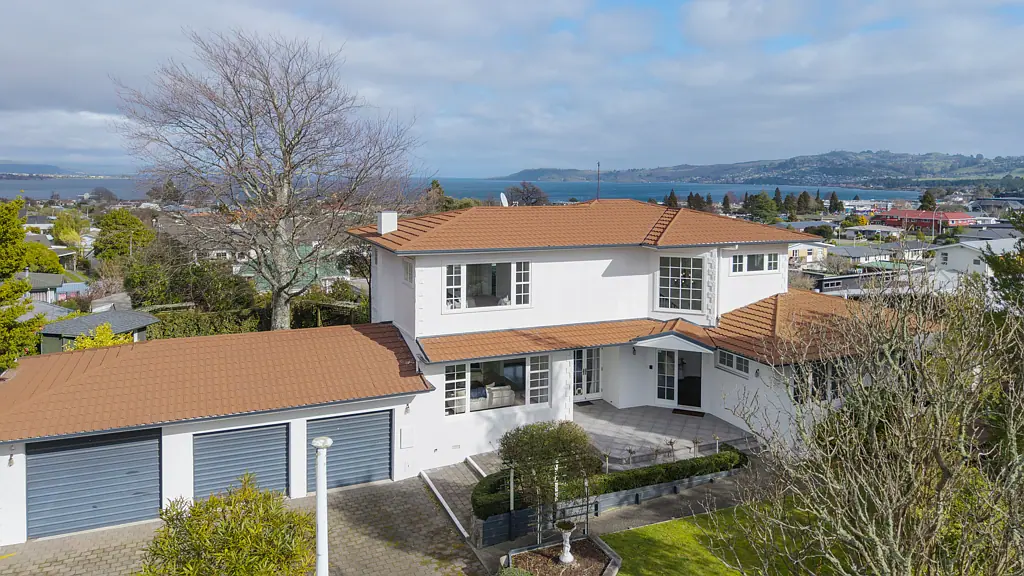 Taupo 4房  Timeless Design, Elevated Outlook, Motivated Sale