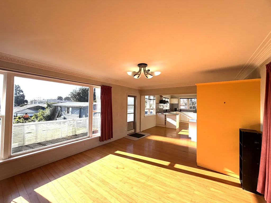 Spacious 3-Bedroom Family Home in Avondale