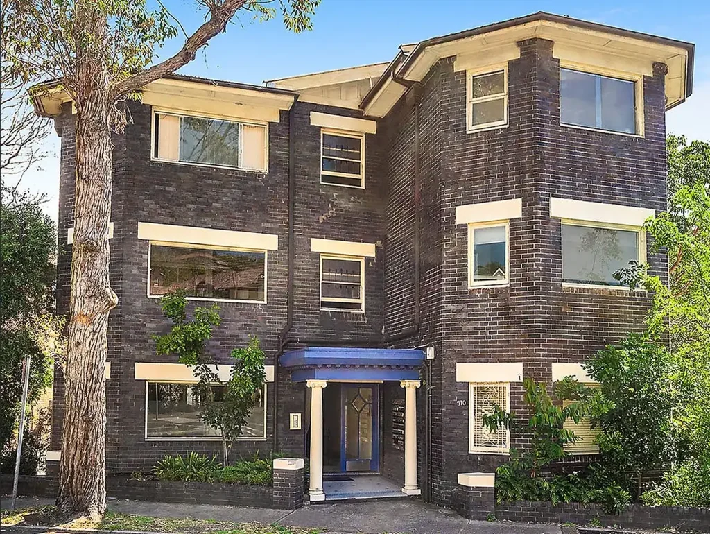 Bright Spacious Interiors with rare lock up garage