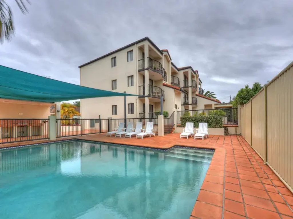 CONVENIENT SOUTHPORT CBD LIVING