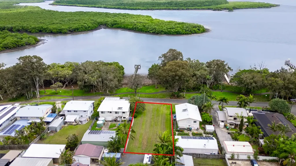 Ningi RARE  - WATERFRONT VACANT LAND