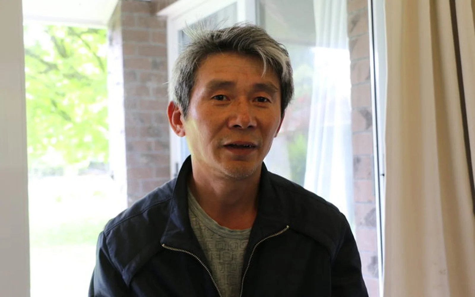 华人劳工协助政府调查,却遭移民局居民计划排除在外