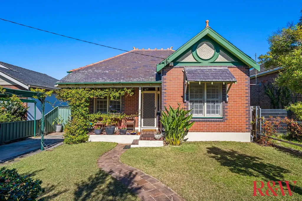 Burwood Heights 3房 迷人家庭住宅 CHARMING FAMILY HOME