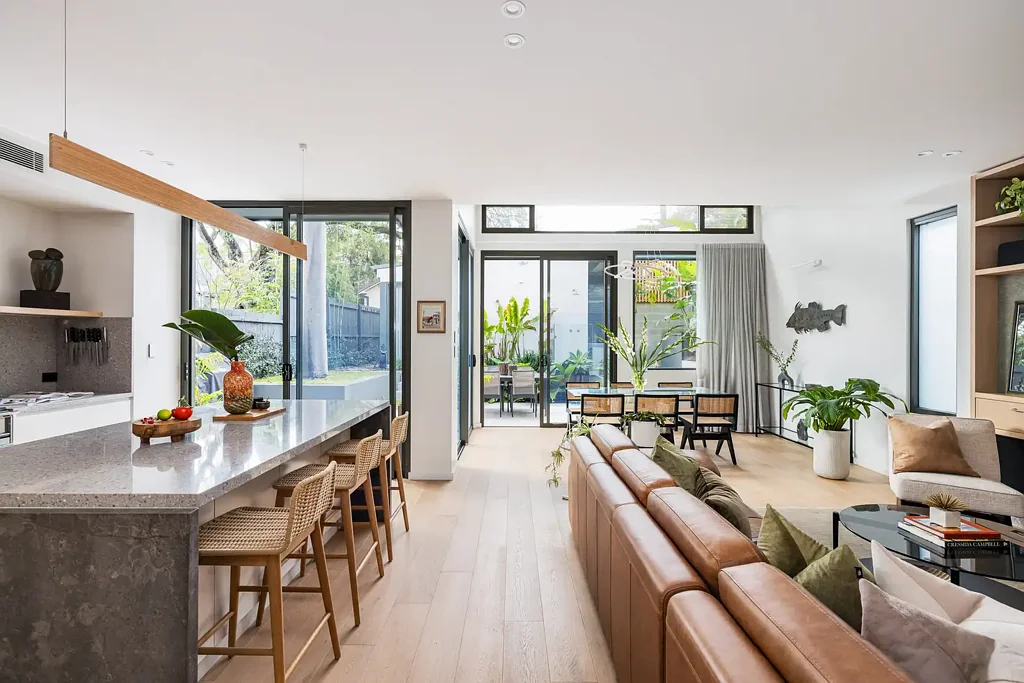 Balmain 4બેડરૂમ Freestanding architect-designed home with separate studio