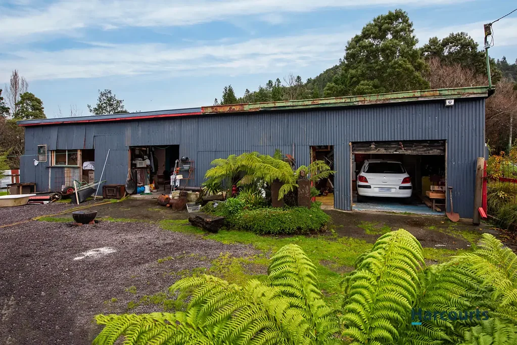 Queenstown Work, Store, Create - Flexible Shed on Residential Land Near Main Street!