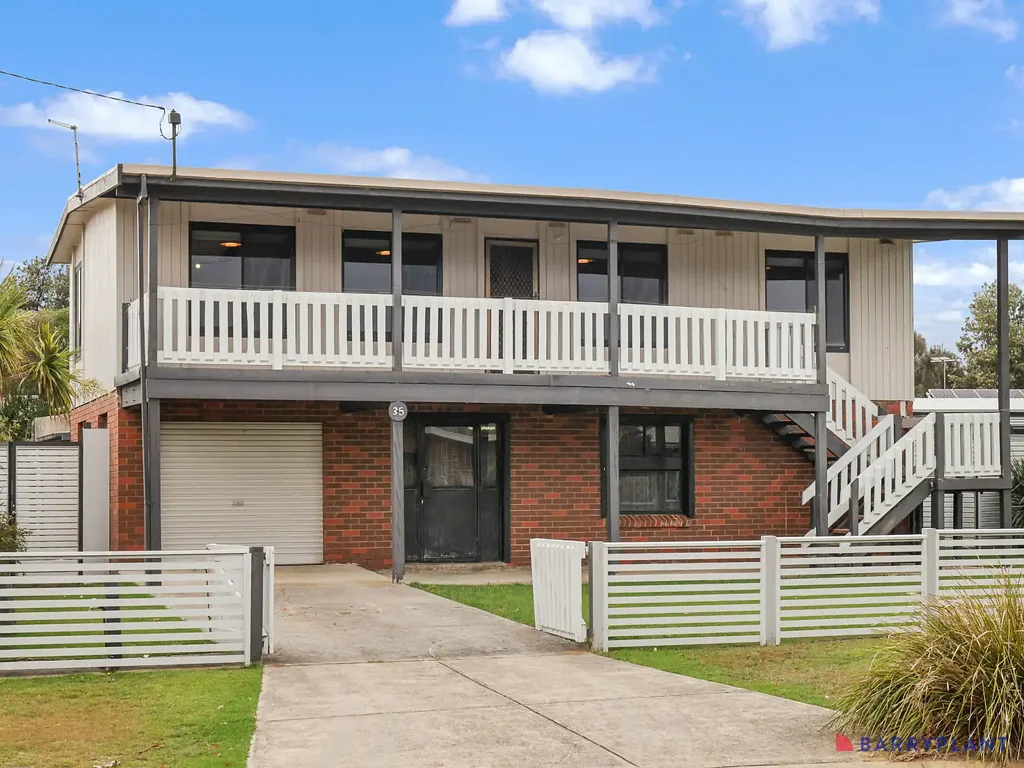 Cape Woolamai 5 Slaapkamer Dual Living Opportunity in Quiet Cape Woolamai Pocket!