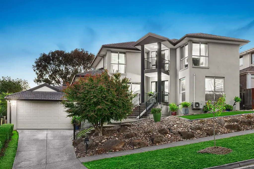 Sunbury 5 Bedroom Expansive Living in a Commanding Setting