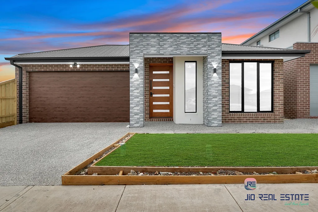 Deanside 4 Bedroom HIGHLY UPGRADED DISPLAY HOME WALKING DISTANCE TO SIKH TEMPLE | BRAND NEW WITH STAMP DUTY SAVINGS $$$