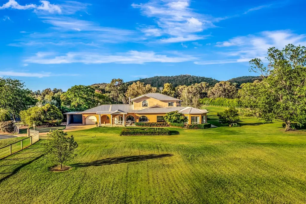 Mudgee A Rare Mudgee Holding Combining Luxury, Productivity & Position