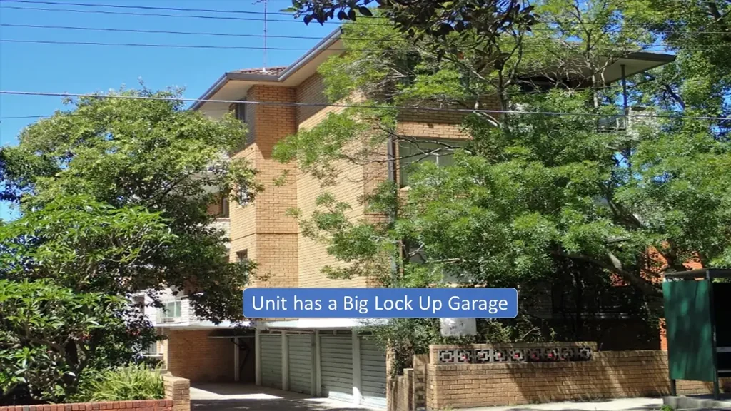 Large TWO Bedroom Apartment- Private LOCK UP GARAGE- Walk to Shops & COOGEE BEACH- All Big Bed Rooms