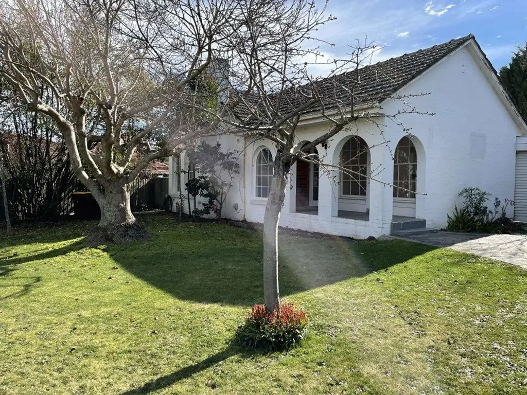 IDEALLY LOCATED FAMILY HOME in MWSZ