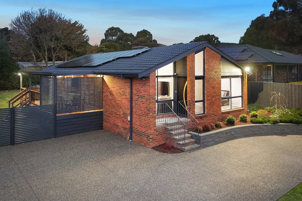Lysterfield 3غرفة نوم Stylish Family Living with Exceptional Indoor-Outdoor Appeal