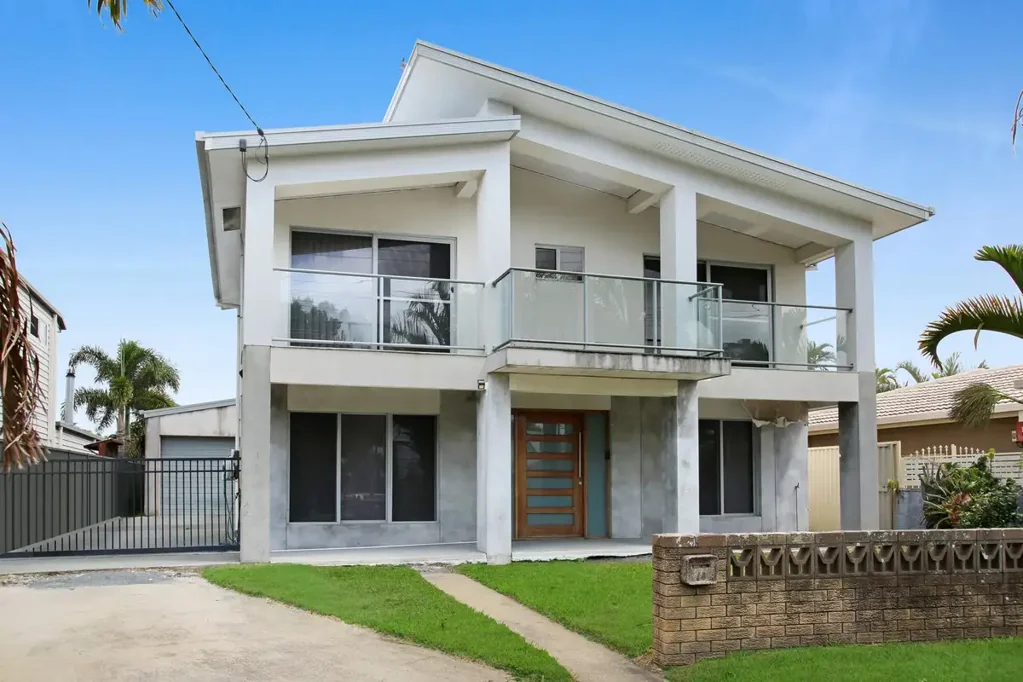 18 Aruma Avenue, Burleigh Waters, QLD 4220